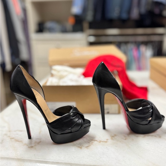 Christian Louboutin Volpi 150mm
(Worn Once) (Authentic) - Picture 3 of 8